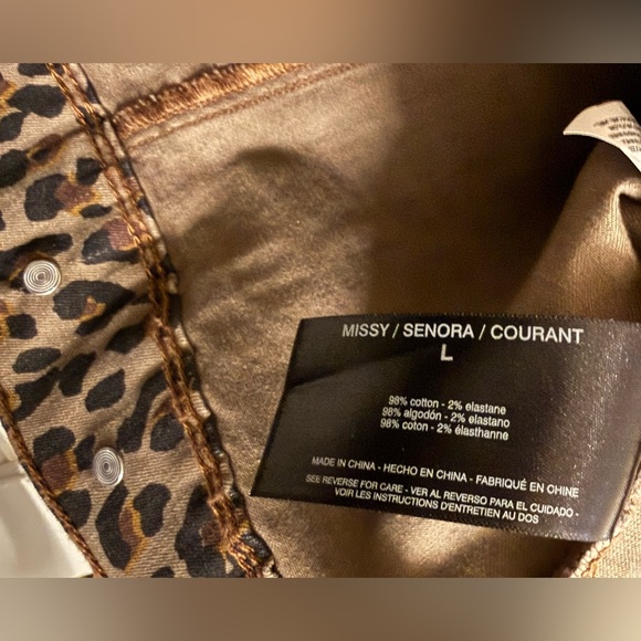 Nine West Jeans Leopard Print Jacket
Size Large - Picture 4 of 6